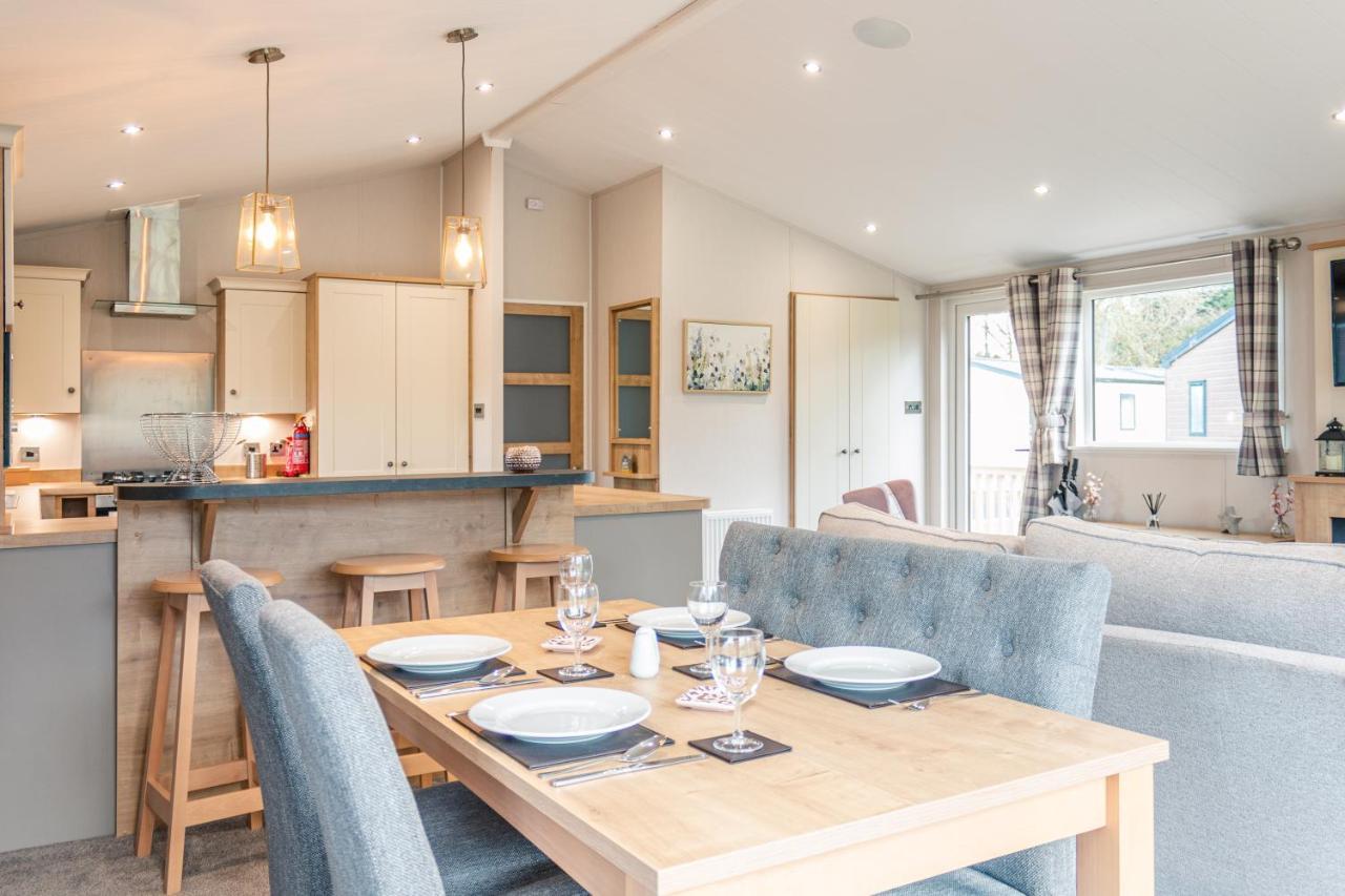 Kinship With Hot Tub Lodge York